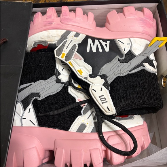 Anthony Wang Gundam sneakers - Picture 7 of 8